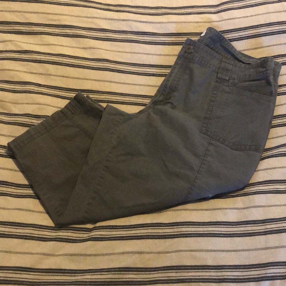 CJ Banks olive green capris 16W